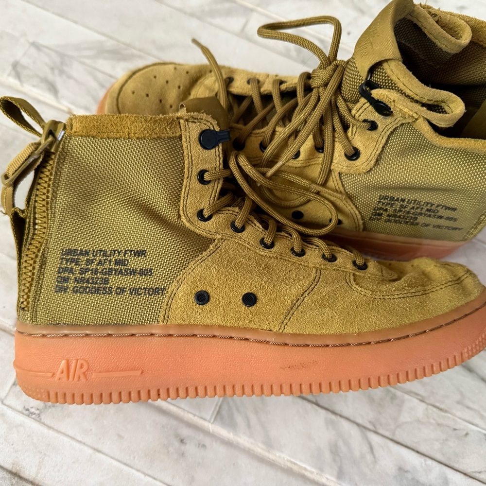 Nike Air Force 1 Mid Desert Moss